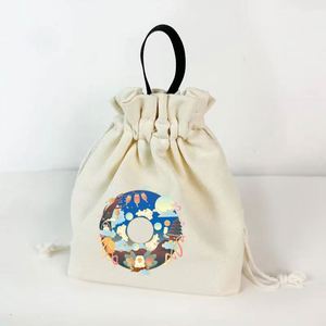 Sac fourre-tout en toile de coton imprimé personnalisé, pliable, avec cordon de serrage, pour le rangement de boîtes à lunch, style dessin animé, vente en gros - Product Image 5