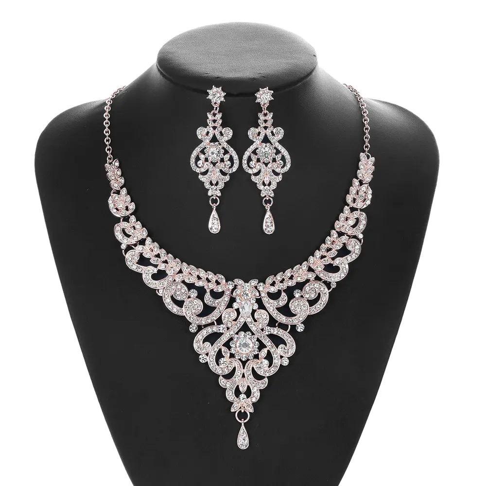 PUSHI China Großhandel Mode vergoldet Abendessen Accessoires hochwertige Dubai Brautjungfern Braut Luxus Schmuck Set Frauen