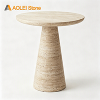 Table d'appoint en marbre travertin beige de luxe. Table d'appoint élégante en pierre naturelle conique pour la décoration moderne du salon.