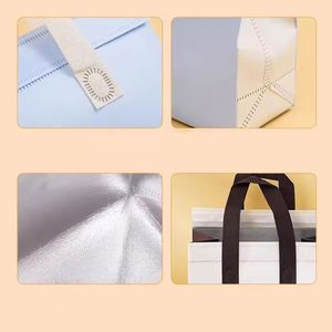 Large Capacity Insulated Non Woven Food Delivery Bag Custom Reusable Waterproof Thermal Takeaway Cooler Tote - Product Image 4