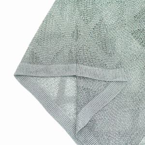 เสื้อสเวตเตอร์ถักแบบสวมหัวสำหรับผู้หญิงเสื้อสเวตเตอร์สีเทาเมทัลลิกคอกลมแขนยาวแบบกำหนดเอง - Product Image 4