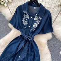 Robe chemise en jean brodée décontractée pour femme WIWT, robe mi-longue à manches courtes avec ceinture pour un usage quotidien, robe pour femme