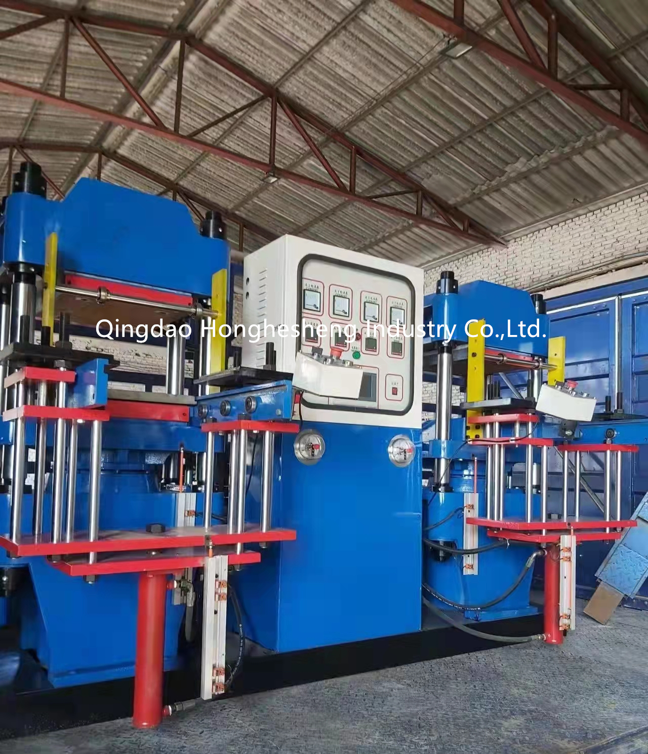2RT Twin Vulcanizing Machine Producing Rubber Gasket