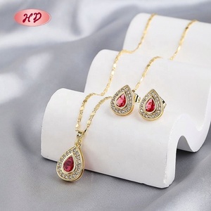Juego de Joyería Vintage Chapado en Oro con Circonita Cúbica de Color en Forma de Lágrima, Collar con Colgante y Pendientes para Mujer - Product Image 6