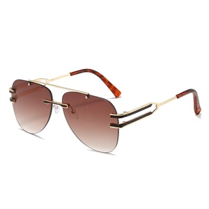 Gafas de Sol Unisex de Moda 2024, Coloridas, Metálicas, con Marco Grande, Gafas de Sol Extra Grandes - Product Image 1