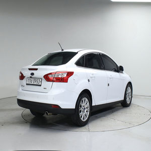 Ford Focus 2.0 TDCi d'occasion de grande valeur, boîte automatique, moteur diesel, boîte de vitesses fluide, conduite confortable ou véhicule urbain - Product Image 2