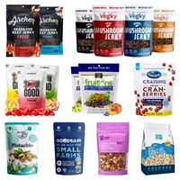 Machine voor het vullen en verpakken van zakjes/doypacks met beef jerky voor huisdieren.