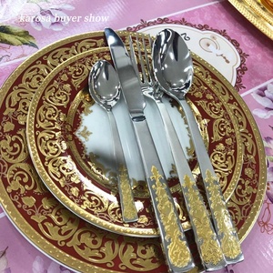 <span class=keywords><strong>Service</strong></span> de table de luxe 98 pièces style royal, en porcelaine fine, avec décor gaufré or véritable et couleur rouge, pour 12 personnes, comprenant assiettes et bols - Product Image 6