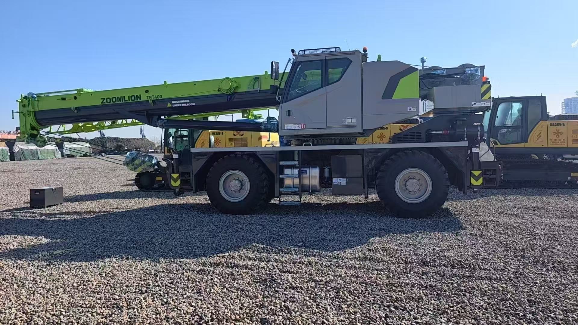 Grúa Todoterreno ZOOMLION de 70 Toneladas ZRT700V532, Maquinaria
