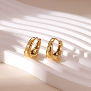 Pendientes de Acero Inoxidable de Alto Pulido en PVD de 18K Chapado en Oro - Product Image 3
