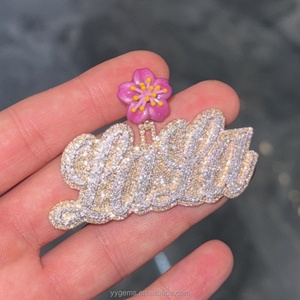 Pendentif personnalisé en argent sterling 925 plaqué or avec lettres en relief serties de moissanite ronde glacée, style hip-hop - Product Image 5