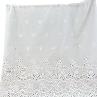 Dentelle Jacquard Ondulée Brodé en Coton Double Face, Blanche, Écologique, Revêtue de PVC, Symétrique, à Trame Creuse – Articles en Stock
