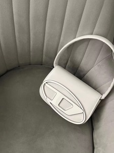 <span class=keywords><strong>Sac</strong></span> à bandoulière carré élégant et imperméable pour <span class=keywords><strong>femme</strong></span>, en matériau <span class=keywords><strong>souple</strong></span> et durable, idéal pour la Saint-Valentin - Product Image 5