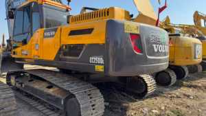 Excavatrice sur chenilles VOLVO EC250DL d'occasion, 25 tonnes, châssis long, pelle hydraulique, machine d'origine suédoise, prête en stock - Product Image 4