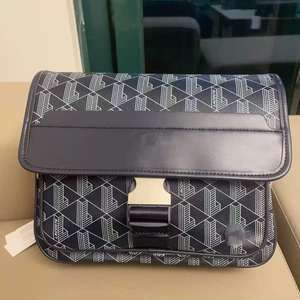 กระเป๋าหนัง PU ลายจระเข้สุดฮิตปี 2025 กระเป๋าสะพายข้างปักโลโก้ กันน้ำ พร้อมฝาปิดแบบพับได้ - Product Image 4