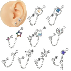 Orecchini a perno in <span class=keywords><strong>acciaio</strong></span> <span class=keywords><strong>chirurgico</strong></span> placcato oro con doppia catena e zirconi, a forma di fiore, luna e stella, alla moda, per trago, elice e lobo dell'orecchio, da donna - Product Image 1