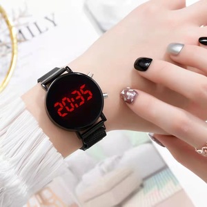 Hot-Bán Phụ Nữ Của Thời Trang LED Hiển Thị Kỹ Thuật Số Điện Tử Nam Châm Dây Đeo Đồng Hồ Thiết Kế Mới 40Mm Quay Số 16Mm 10Mm Làm Hợp Kim Thủy Tinh - Product Image 3