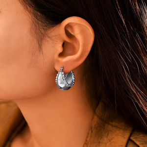 Factory <b>Direct</b> Sales Fashion Jewelry Designer Earings High Quality Vintage Gear <b>Beads</b> Double C Earrings Jewelry for Women - Product Image 5