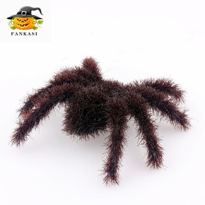 FANKASI Décoration d'araignée floquée pour Halloween, lot de 6, araignée réaliste en peluche, décoration de fête intérieure/extérieure pour maison hantée, bar, KTV - Product Image 3