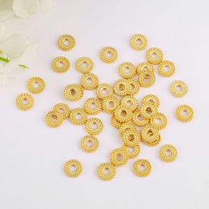 Perles d'espacement rondes en cuivre plaqué or 6mm 8mm pour la fabrication de bijoux, bracelets, colliers et accessoires DIY - Product Image 1
