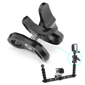 Clip de Mariposa de Doble Bola de Aleación de Aluminio Ligero para Buceo, Abrazadera para Cámara Subacuática para <span class=keywords><strong>Insta360</strong></span> <span class=keywords><strong>ONE</strong></span> <span class=keywords><strong>R</strong></span>/X4/X5 DJI Osmo GoPro Hero - Product Image 4