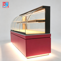 Meubles de boulangerie sur mesure, vitrine à gâteaux en verre incurvé, vitrine à pâtisserie éclairée, comptoir de présentation de desserts rouge pour la vente au détail