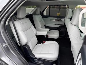 SUV Ford Explorer PLATINUM d'occasion - Product Image 4
