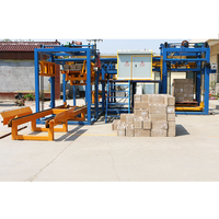 Machine de fabrication de blocs de béton entièrement automatique pour la collecte de briques anciennes et le séparateur de palettes de blocs