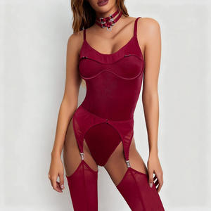 ชุดบอดี้สูทสีแดงประดับเพชรแบบชิ้นเดียว คอวีสูง พร้อมสายรัดและถุงน่อง ไซส์พลัส 2026 ชุดชั้นใน - Product Image 1