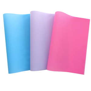 Commercio all'ingrosso tessuto morbido 0.5mm <span class=keywords><strong>di</strong></span> colore solido gelatina <span class=keywords><strong>di</strong></span> cuoio sintetico in vinile impermeabile per il trucco borsa arco e <span class=keywords><strong>produzione</strong></span> artigianale - Product Image 4