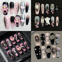 Uñas Postizas Góticas Punk Rojas y Negras con Mariposas, Adhesivos para Uñas Y2K con Ojos y Cadena Metálica, Hechas a Mano