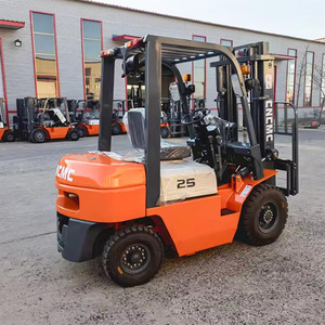 Chariot élévateur CNCMC avec moteur japonais en option, 2 tonnes, 2,5 tonnes, 3 tonnes, 3,5 tonnes, avec mât à levage libre et déplaceur latéral - Product Image 1