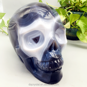 جمجمات جيود عقيق منحوتة يدويًا طبيعية للبيع بالجملة جمجمات كريستال للشفاء جمجمات عقيق عالية الجودة للزينة - Product Image 5
