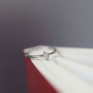 Anillos Apilables de Plata con Diseño Simple y Brillante de Diamantes de Alta Calidad Dylam, Anillos de Moda con Piedras CZ Baguette - Product Image 2