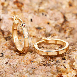 Aros de Oro E3556, Diseño Minimalista, Unisex, Uso Diario, Joyería Fina, Chapado en Oro de 14K, Tamaño Pequeño - Product Image 3