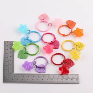 Llavero de PVC ligero con diseño de estrella y corazón de Tang Sanjiang, 30 mm x 23 mm, accesorios de joyería DIY - Product Image 3