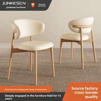 Chaise de salle à manger en bois massif de design nordique, couleur bois naturel, style crème, pour café, restaurant, avec pieds en chêne, dossier rembourré, sans accoudoirs