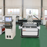 Máquina de grabado CNC de tres cabezales y tres procesos 1325-3 para madera con servomotor NC Studio Syntec