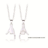 Lot de 2 colliers créatifs avec pendentifs doigts, bijoux pour couple, collier ras-du-cou mains dans les mains pour femmes et hommes, collier d'amitié BFF