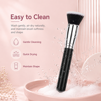 Kuas Foundation Profesional Gagang Kayu Hitam Ferrule Aluminium Bulu Sintetis Lembut Kuas Wajah Kosmetik
