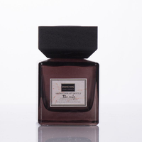 Bouteille d'eau de parfum remplie de logo personnalisé de 50ml 100ml 150ml 200ml 500ml Bouteilles en verre vides de diffuseur de parfum de roseau avec couvercle en bois