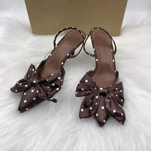Sandales à talons hauts pour femmes en satin avec nœud décoratif, bout pointu, talon aiguille, design dos nu - Product Image 2