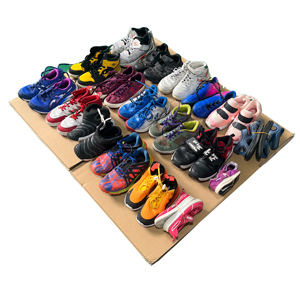Zapatillas Deportivas de Marca Usadas para Niños, Transpirables, Estilo Baloncesto, Sintéticas, de Segunda Mano en Dubái - Product Image 1