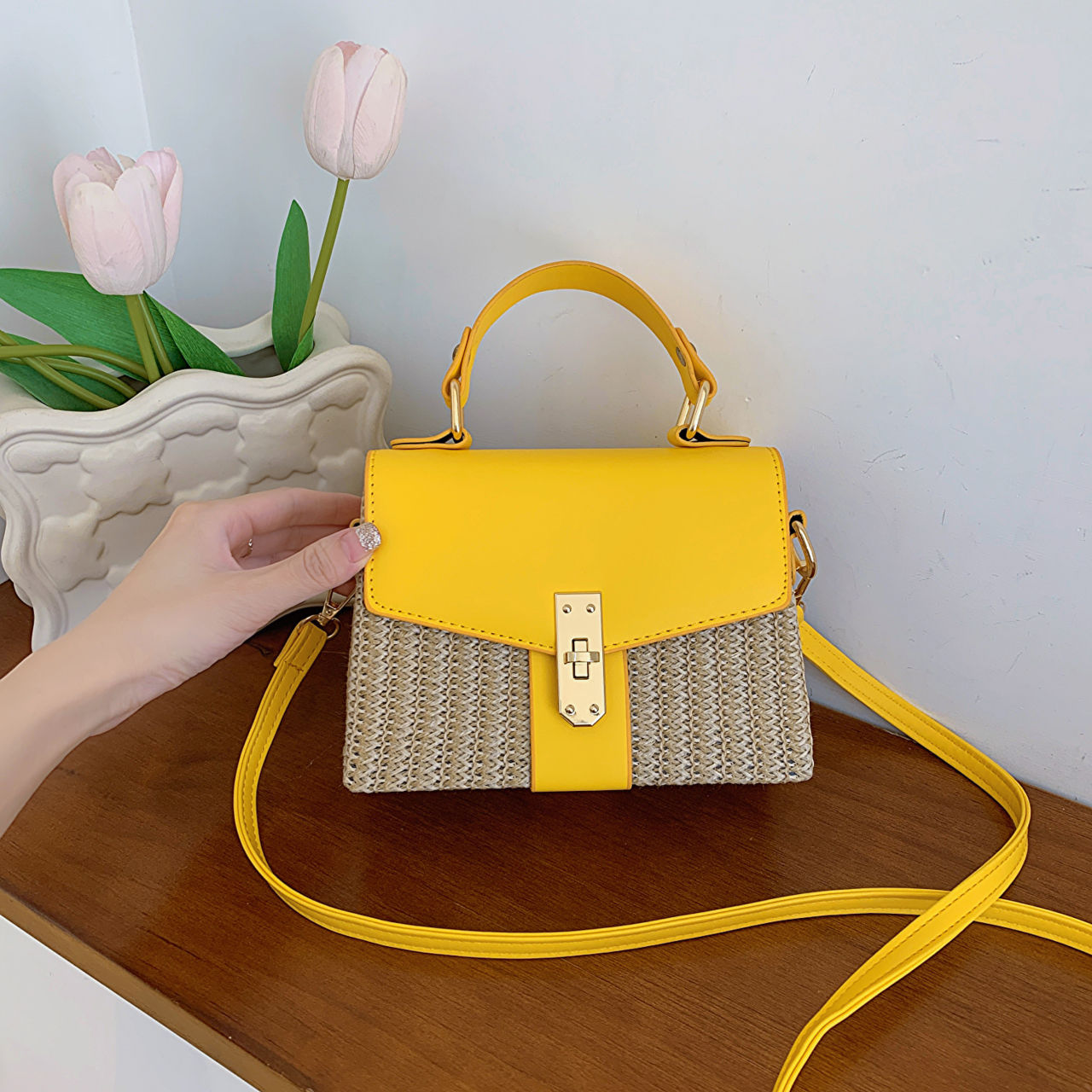 สีเหลือง