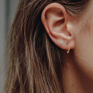 แฟชั่น <span class=keywords><strong>Huashan</strong></span> ชุบทองสแตนเลสผู้หญิงต่างหูเพทายข้ามชายแดนเรียบง่ายเครื่องประดับน่ารัก - Product Image 2