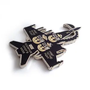 Fabricante al por mayor insignia De avión oro duro suave personalizado diseño diferente 3D forma De avión De papel esmalte solapa Pin De Metal