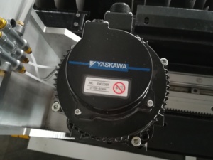 Découpeuse laser à <span class=keywords><strong>fibre</strong></span> à haute rigidité pour plaques d'acier épaisses avec table <span class=keywords><strong>de</strong></span> convoyage, machine laser à <span class=keywords><strong>fibre</strong></span> <span class=keywords><strong>de</strong></span> type portique - Product Image 2