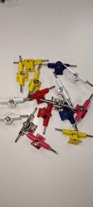 Tuercas de Bloqueo de Aleación Ligeras y Portátiles de 32MM Multicolor para Patinetas, Accesorios para Amantes del Skateboard - Product Image 2