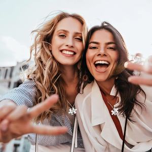 Tendencias 2025, Collares Modernos y Únicos para Parejas, Resistentes al Agua y al Deslustre, de Acero Inoxidable 316L, con Letras Personalizadas, Creativos, para Mujeres - Product Image 6