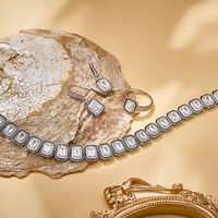 Ensemble de bijoux tendance américaine, collier, boucles d'oreilles, bagues, bracelets, diamants carrés blancs, plaqué or, émail noir, laiton, unisexe, bijoux de fête